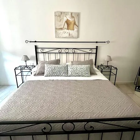 Yaya's House - Venice Apartment